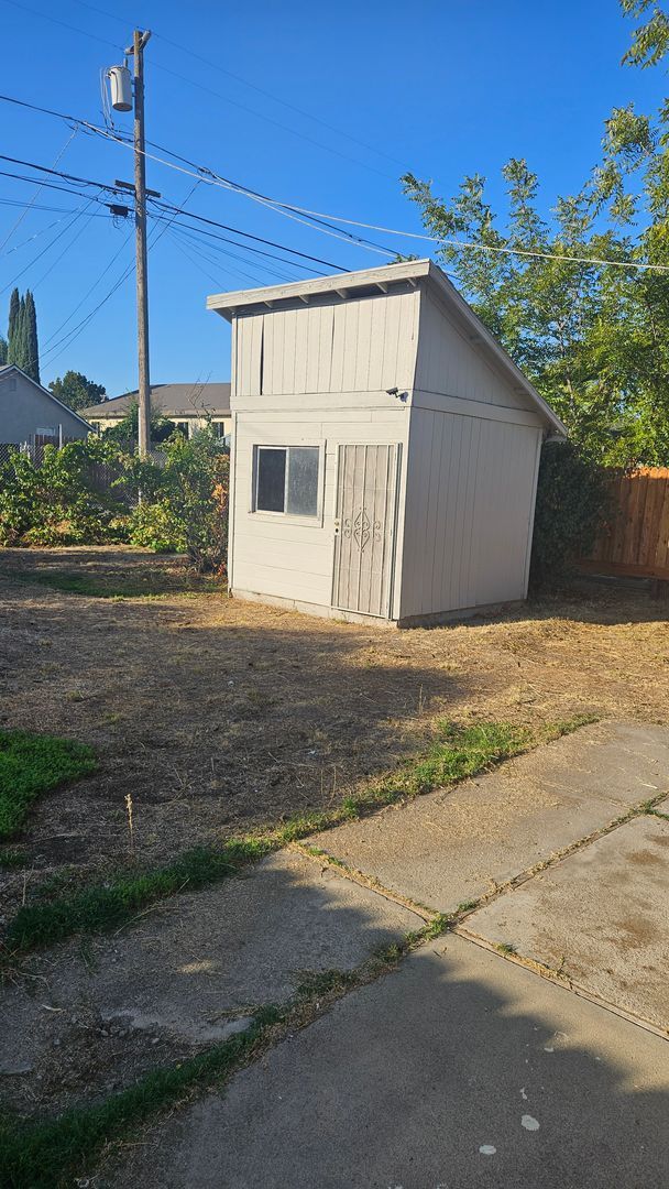 Photo - Two Bed One Bath Home with Shed and large ...