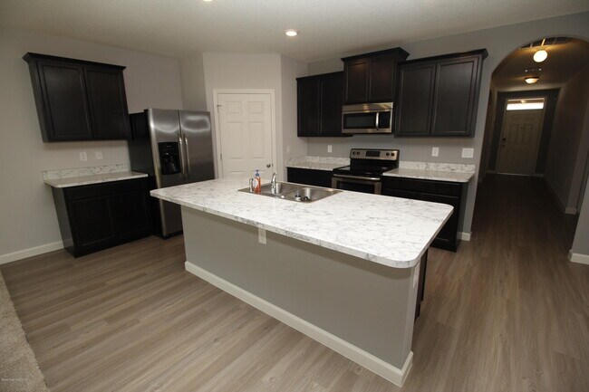 Photo - 1714 Emerson Dr SE