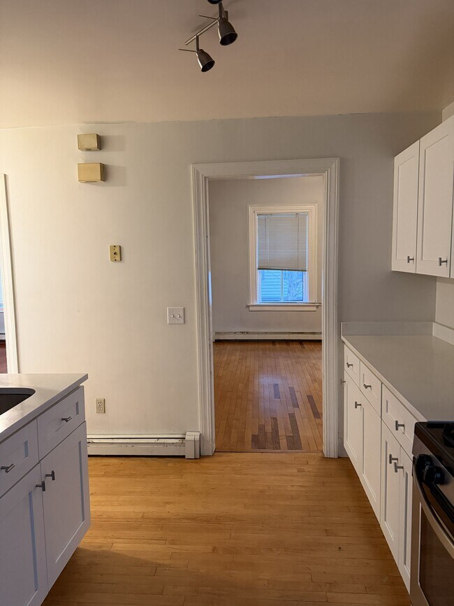 Photo - 75 Wood St Unit 1