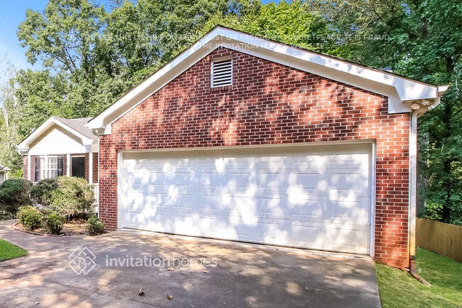Photo - 270 Princeton Way
