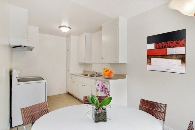 Kittridge Apartments - Kittridge Apartments