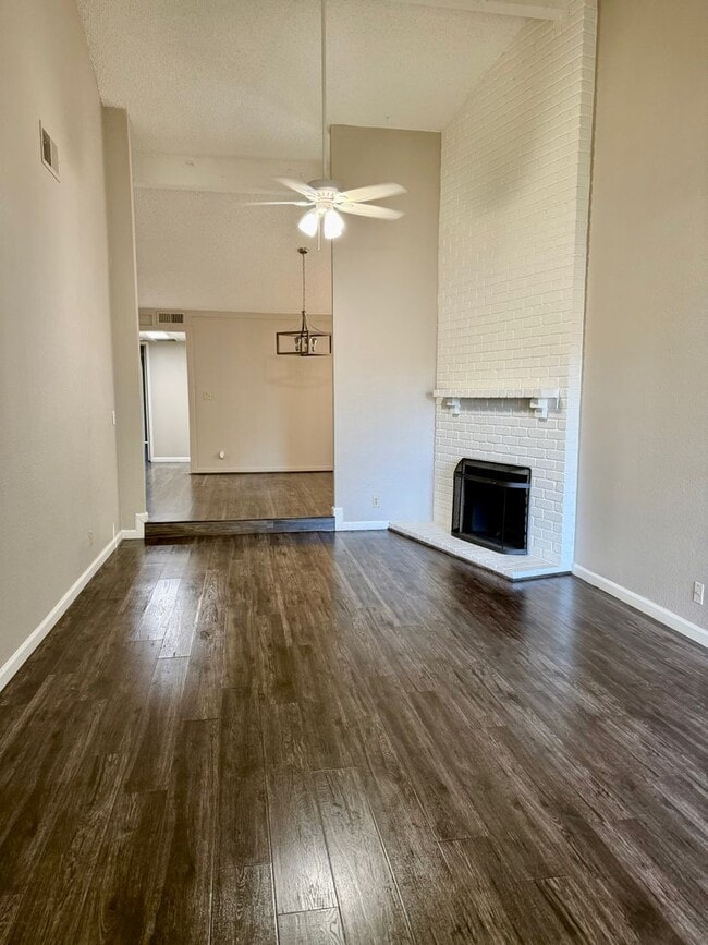Photo - AVONDALEDUPLEX Unit 1745