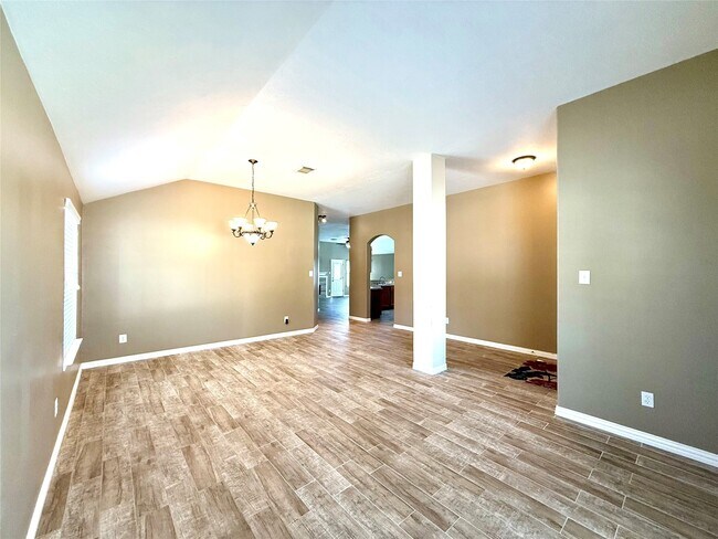 Photo - 10022 Driftwood Park Dr