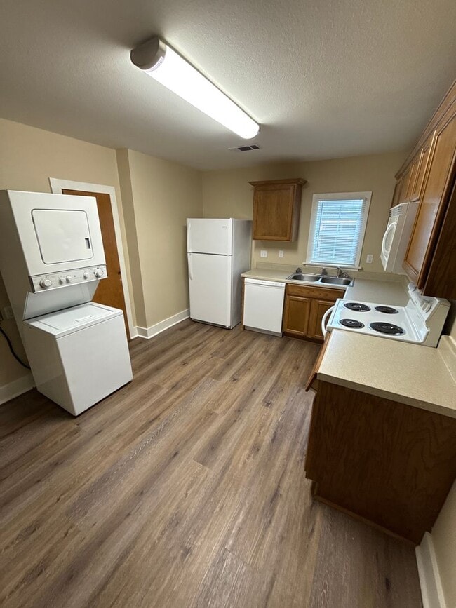 Photo - 1003 N El Paso Ave