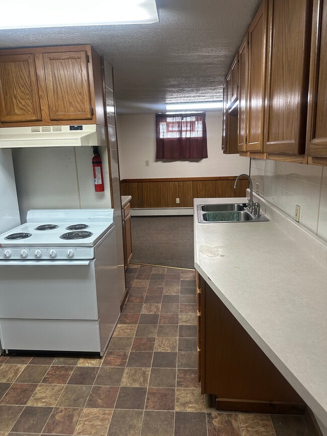 Building Photo - 400 Sumner St