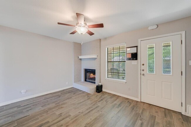 Photo - 7800 Northcrest Blvd Unidad 404