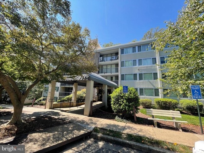 Building Photo - 4410 Briarwood Ct N Unit 47 Rental