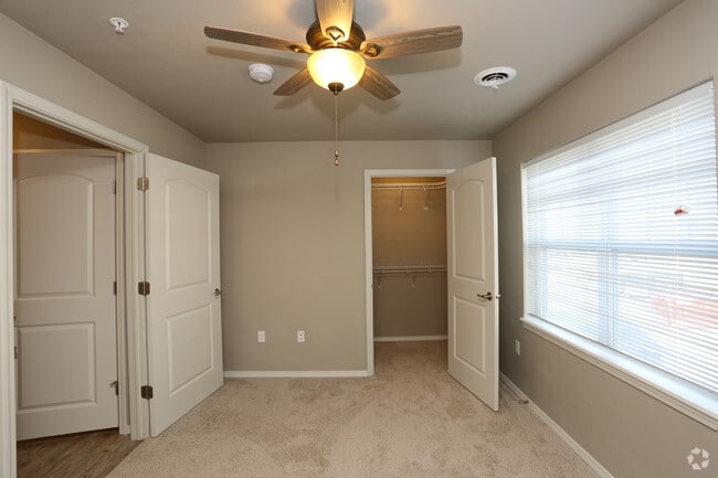 2BR, 2BA - Loft