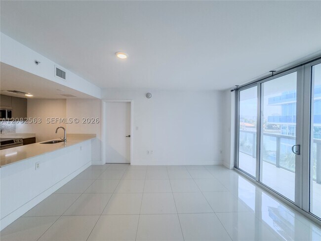 Photo - 9261 E Bay Harbor Dr Unit 405