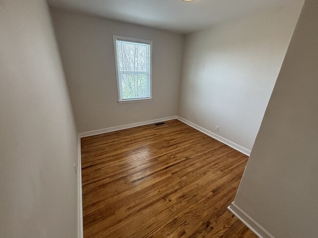 Photo - 2718 Oakwood Ave