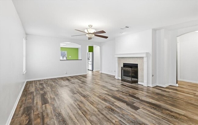 Photo - 1718 Lloydminister Way