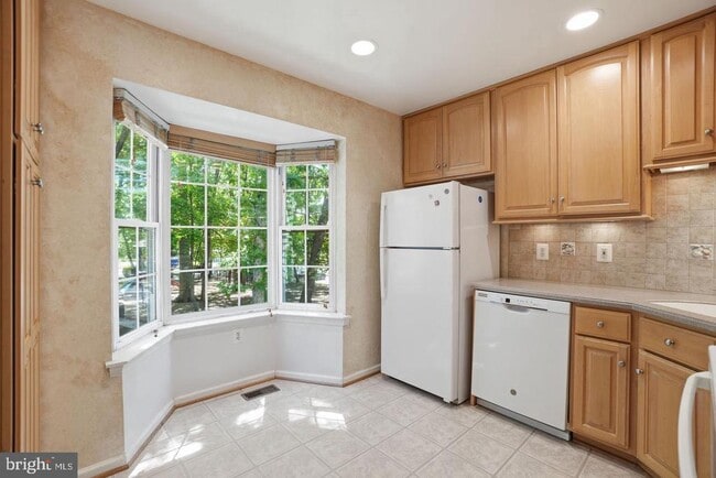 Photo - 2391 Hunters Square Ct