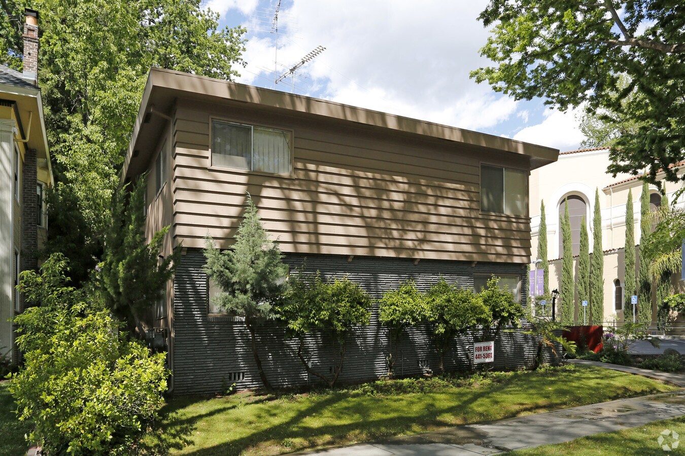 Photo - Shanas Apartments