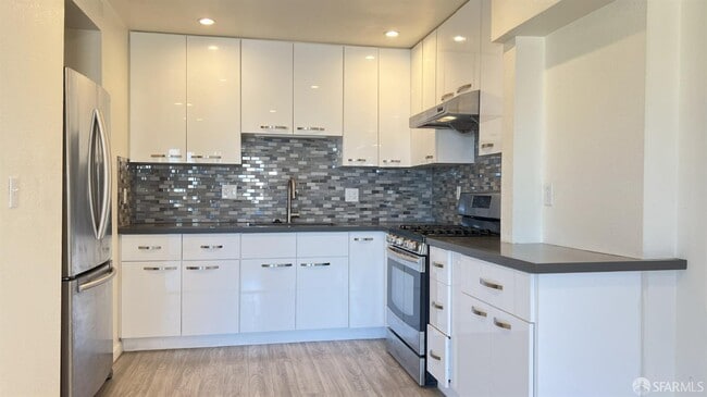 Photo - 1828 Newhall St