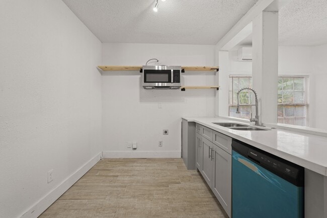 Photo - 1415 Church St