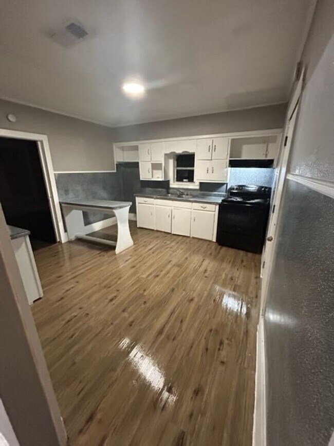 Photo - 350 W Waco Ave Apartment Unit 350 W Waco Bottom