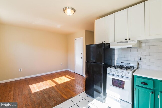 Photo - 1405 Reed St Apartment Unit 2F