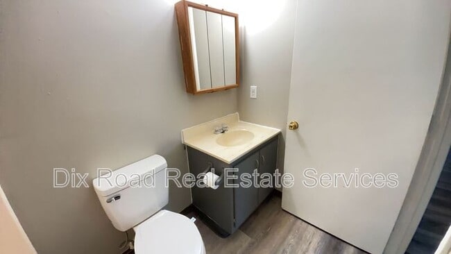 Photo - 739 Trumbull St