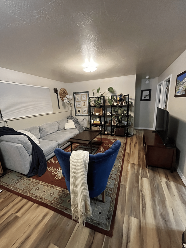 Living room - 125 W Sussex Ave Townhome