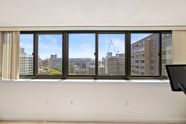 Photo - 9 Hawthorne Pl Unidad 14N