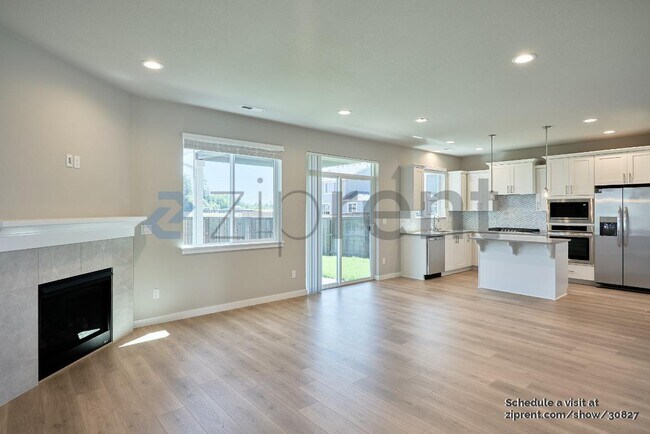 Photo - 200 N 87th Pl