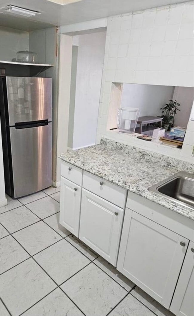 Building Photo - 1460 NE 169th St Unit a2nf floor Rental