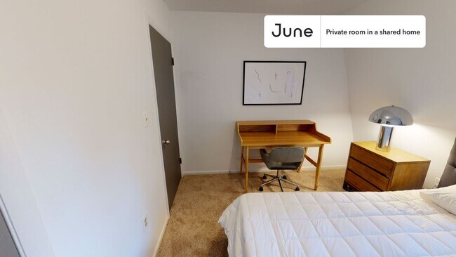 Room in Shared 5 bed/2 bath home in Logan Circle