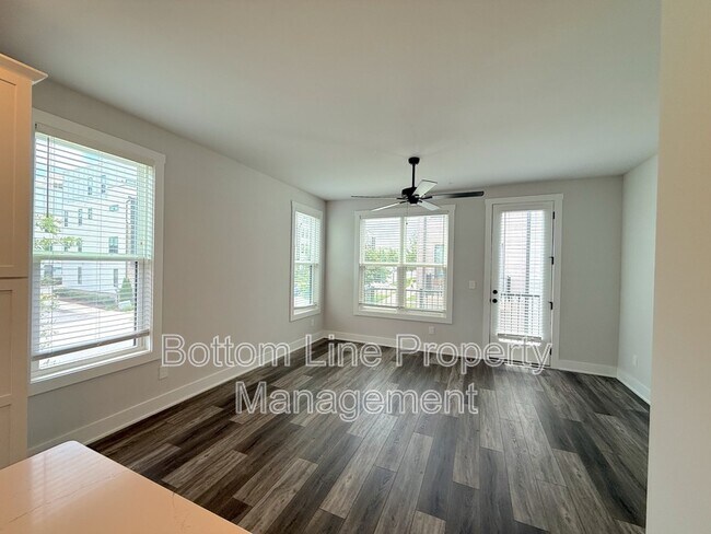 Photo - 607 W Tremont Ave