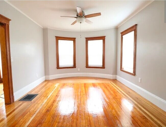 Photo - 67 Tonawanda St Unidad 2