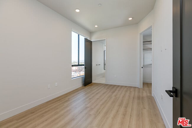 Photo - 3833 Dunn Dr Unit PH2