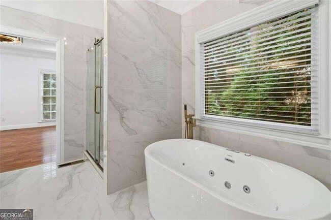 Photo - 1711 Summit Glen Ln NE