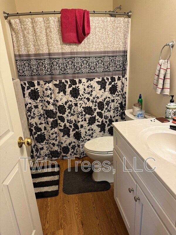 Photo - 5791 Main St Unit 2