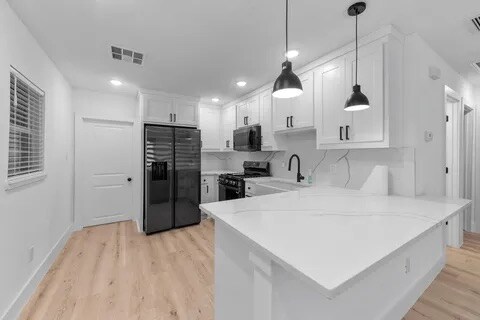 Photo - 842 E Laramie Ln