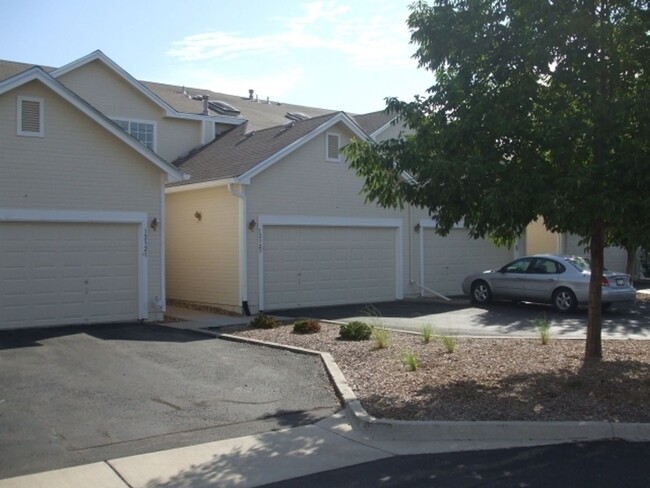 Spacious 3BD2.5BA!! - Spacious 3BD2.5BA!! Townhome