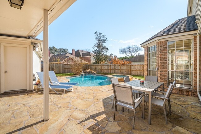 Photo - 5007 Cambridge St