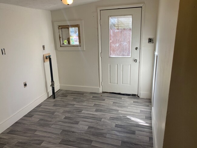 Photo - Fully Renovated 1 Bedroom Bungalow for Rent