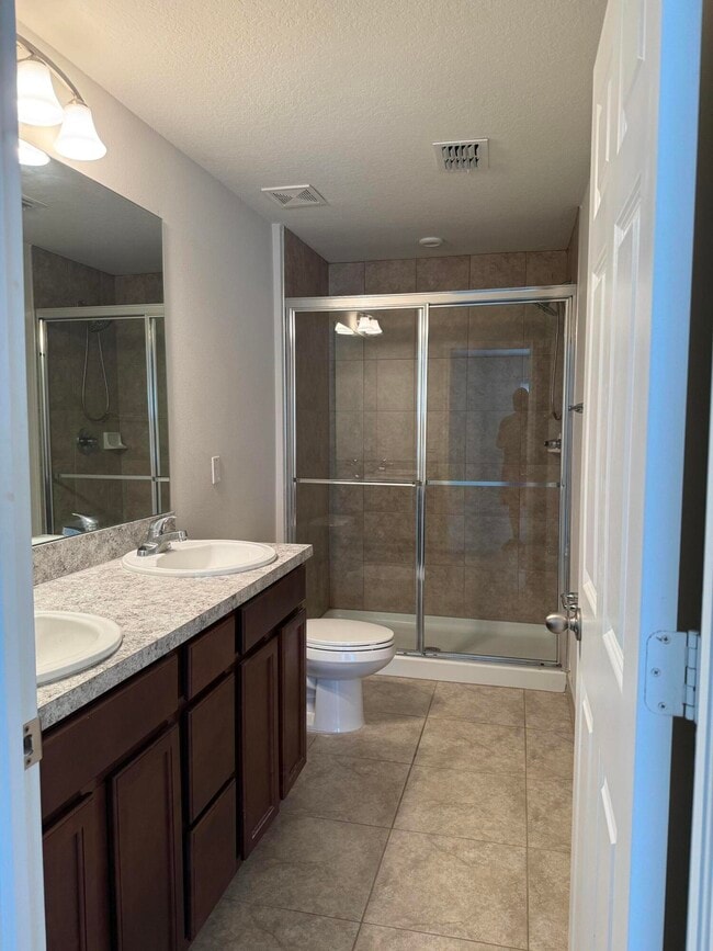 Photo - 3334 Franklin Square Ln