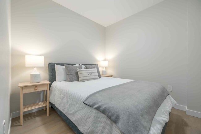 Photo - 333 Wardlaw Avenue