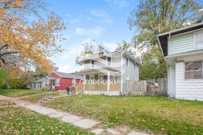 Photo - 1712 E Bowman St