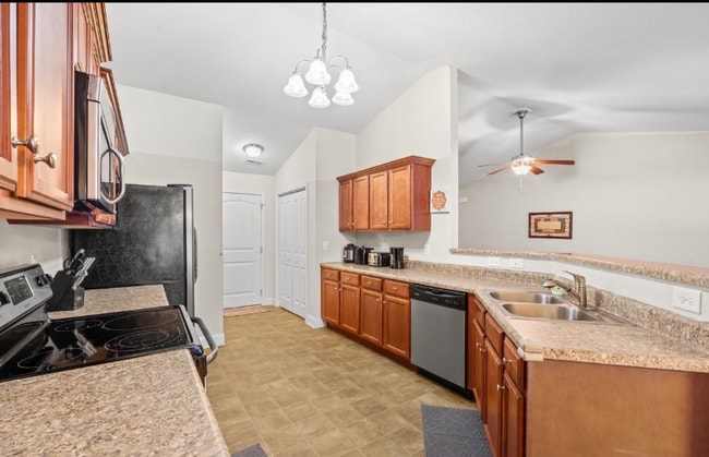 Photo - 167 Leadoff Dr