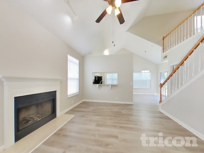 4305 Chesney Glen Dr