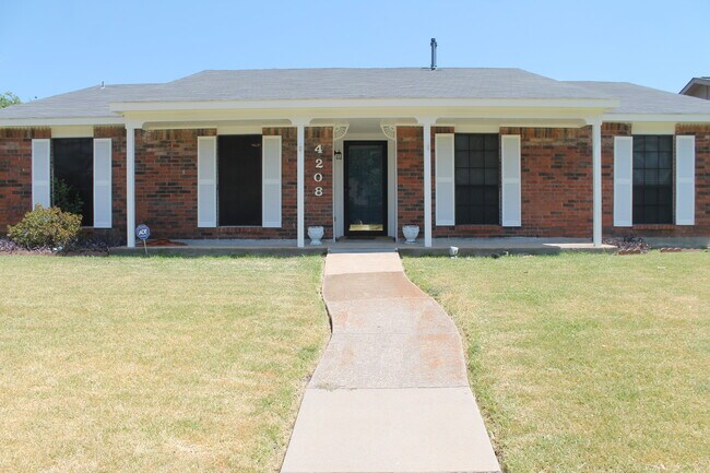 4208 Arbor Dr