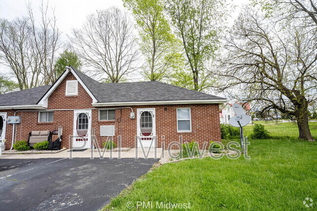 Building Photo - 2142 W US Hwy 40 Unit Apt 2