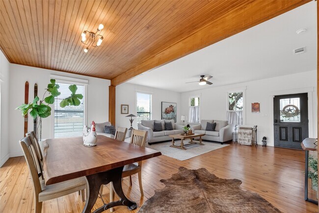 Photo - 1808 Tabor St