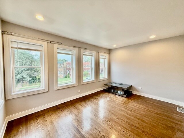 Photo - 1621 N McVicker Ave