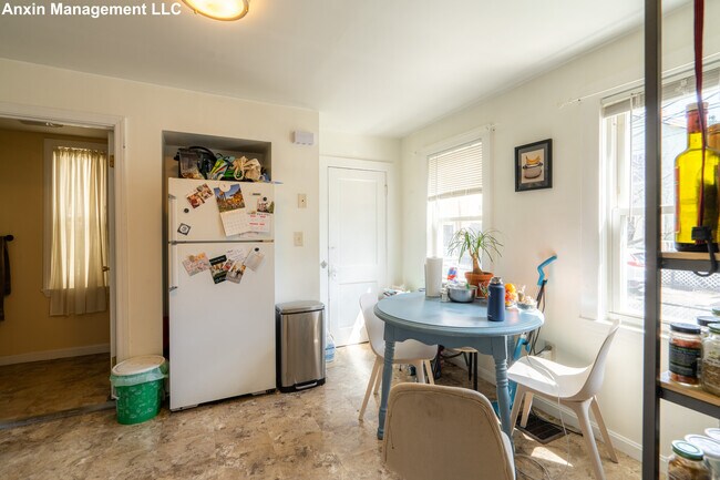 Photo - 21 Kenwood St Unidad 1R