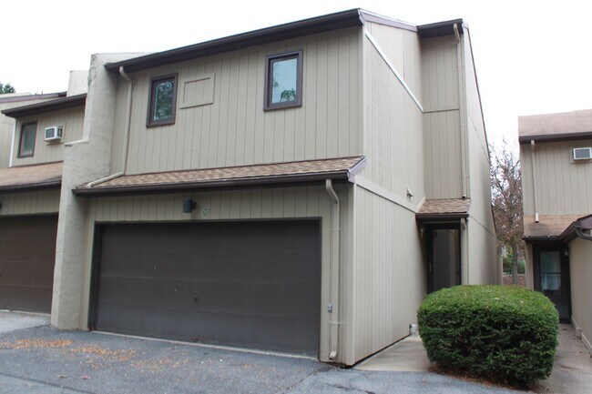 A Must See In Aaron Village - A Must See In Aaron Village Townhome