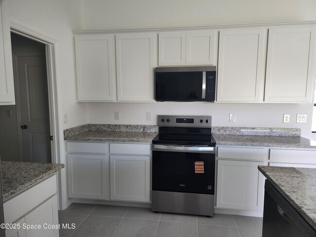 Photo - 2211 San Filippo Dr SE