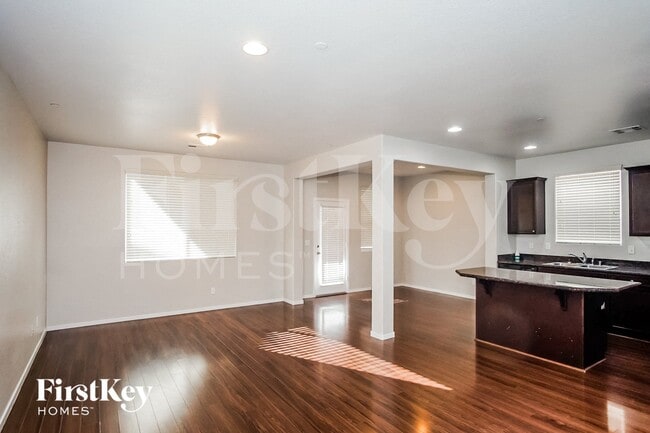 Photo - 121 Country River Ave