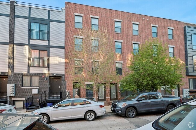 Building Photo - 970 N Marshall St Rental